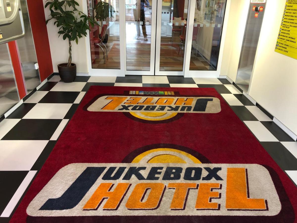 Jukebox Hotel Znojmo Esterno foto